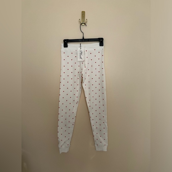 NWT Revolve Plush Thermal Heart Pajama Scrunchie Set in White Red - Picture 4 of 7